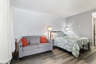 Building Photo - 933 Ocean Blvd Building Photo - 933 Ocean Blvd