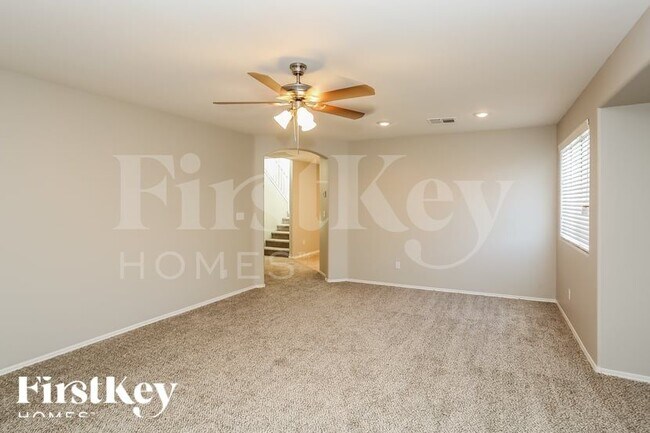 Foto del edificio - 7225 N Harbow Ridge Pl