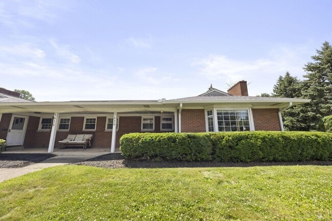 Building Photo - 1629 Arlington Ave