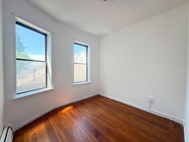 Foto del edificio - 145 Harrison Ave