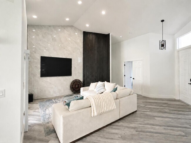 Foto del edificio - 15545 Meadow Wood Dr