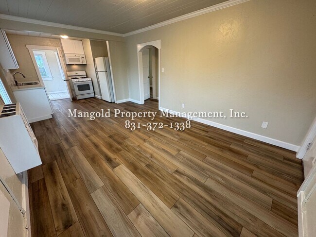 Building Photo - 1025 Hilby Ave