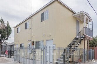 Building Photo - 222 28th St