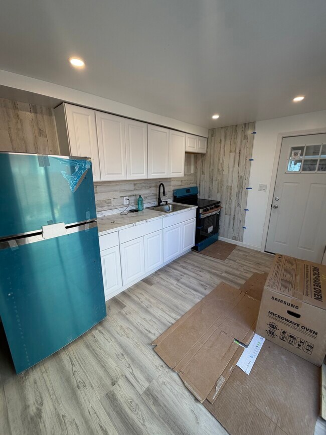 Foto del edificio - 1658 W Riverside Dr