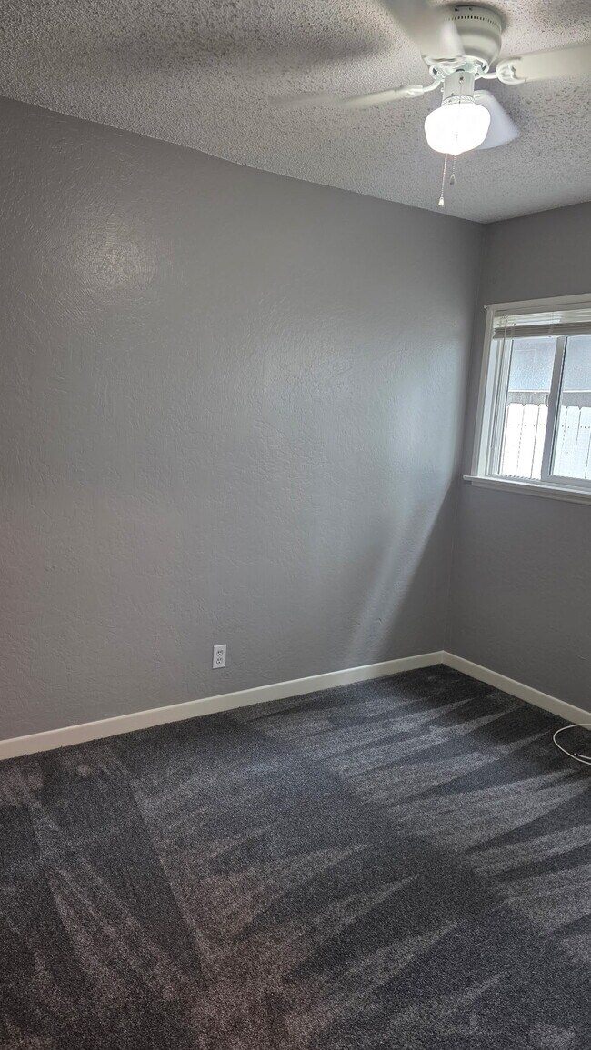 Foto del edificio - 17030 Woodruff Ave