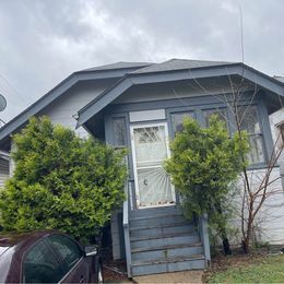 Foto principal - 15575 LaSalle St