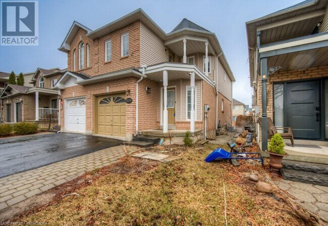 Building Photo - 5134 Des Jardines Dr