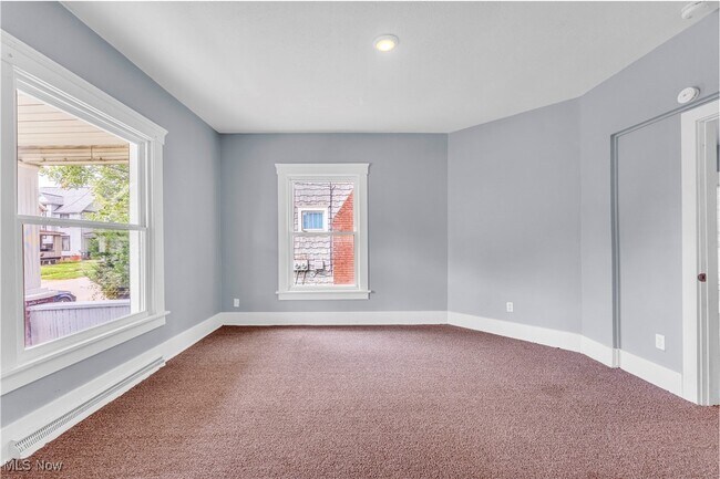 Foto del edificio - 204 Broad Ave NW