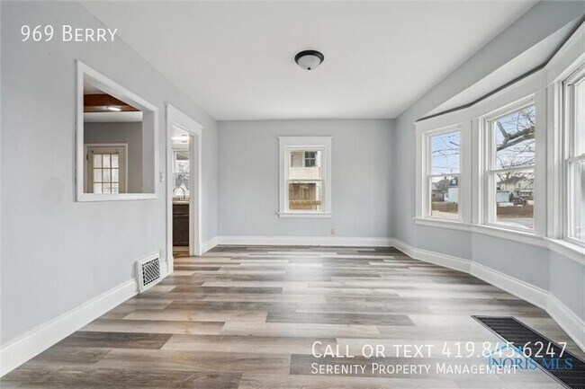 Foto del edificio - 969 Berry St