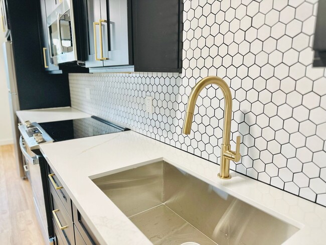 Building Photo - PLP I (Woodside) K