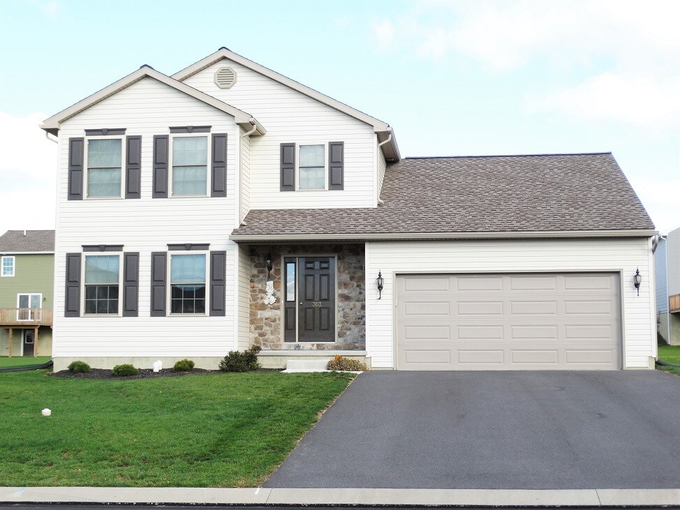 Primary Photo - 303 Meadow View Dr