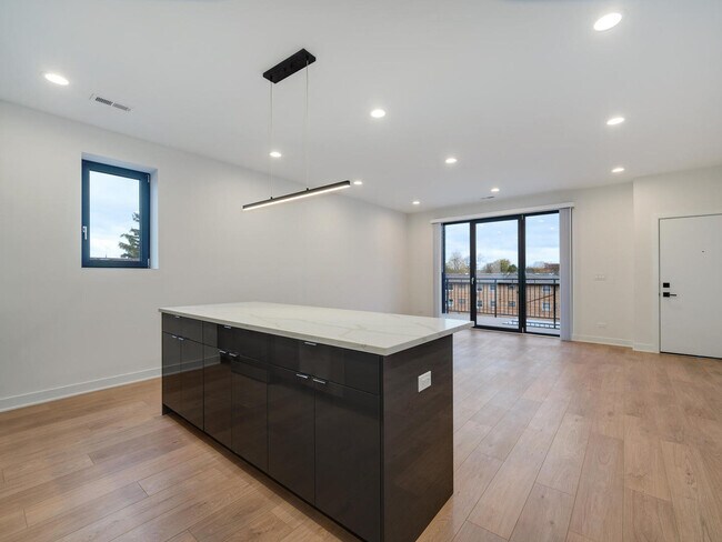 Foto del edificio - 4242 N Kedvale Ave