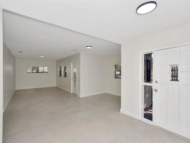 Foto del edificio - 1234 Lynwood Ave