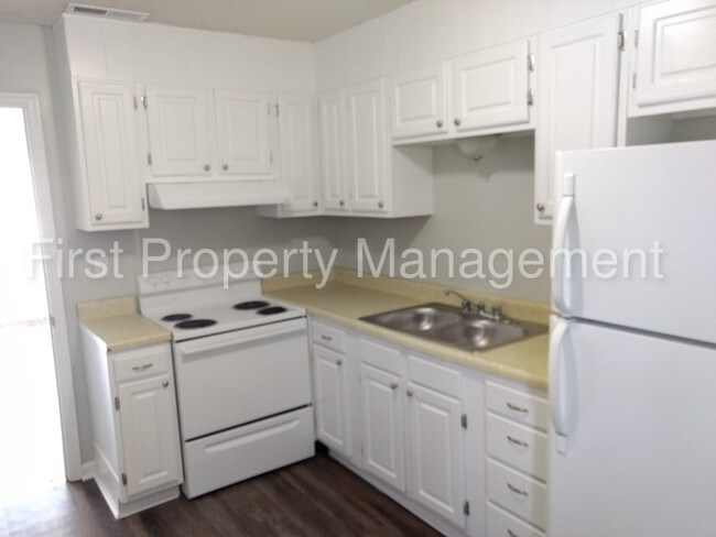 Foto del edificio - 2 Bedroom East Ridge