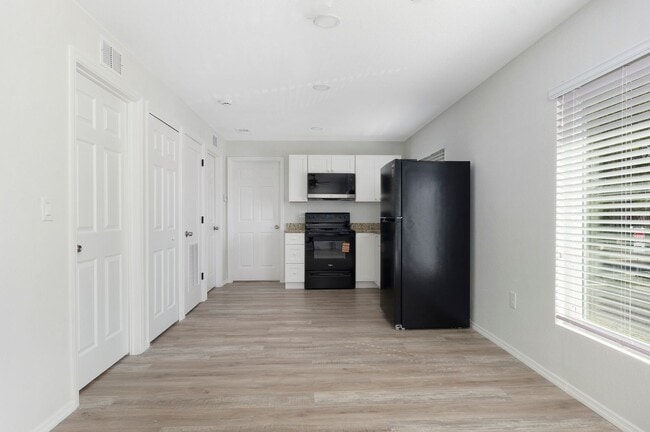 Building Photo - Brand-New 2/1 Upper-Level ADU in Central St. Pete