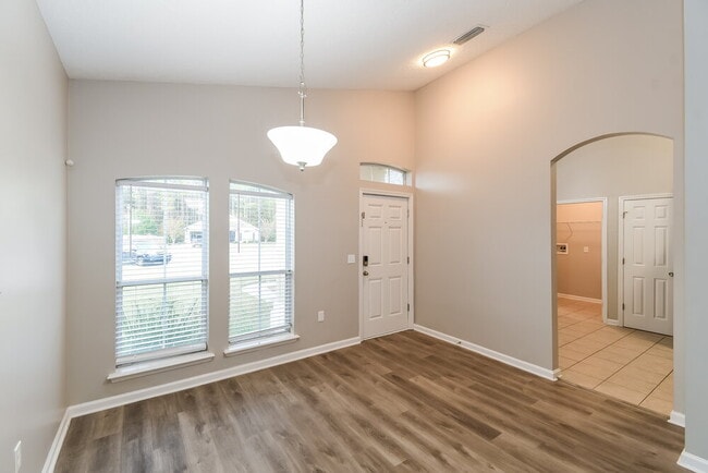 Building Photo - 2236 Blackstone Way