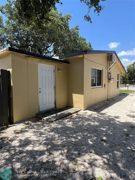 Building Photo - 808 NW 3rd Ave