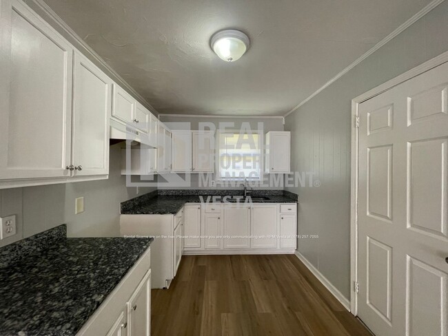 Building Photo - 3257 O'Hara Dr N