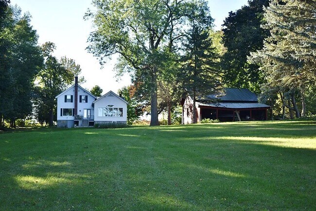 Foto del edificio - 2868 Essex Rd