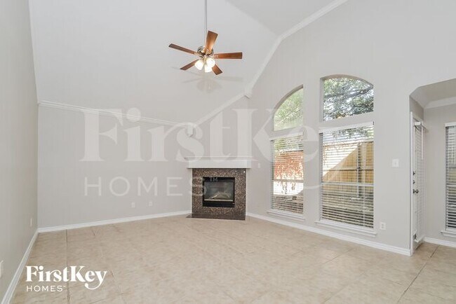 Foto del edificio - 502 Glenn Ln