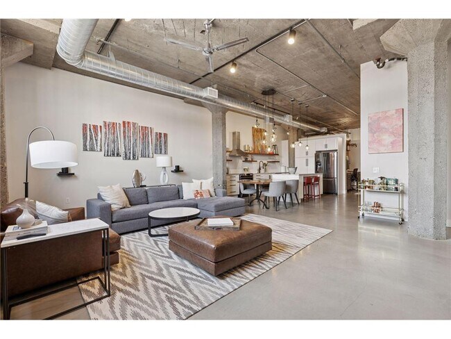 Foto del edificio - 718 N Washington Ave