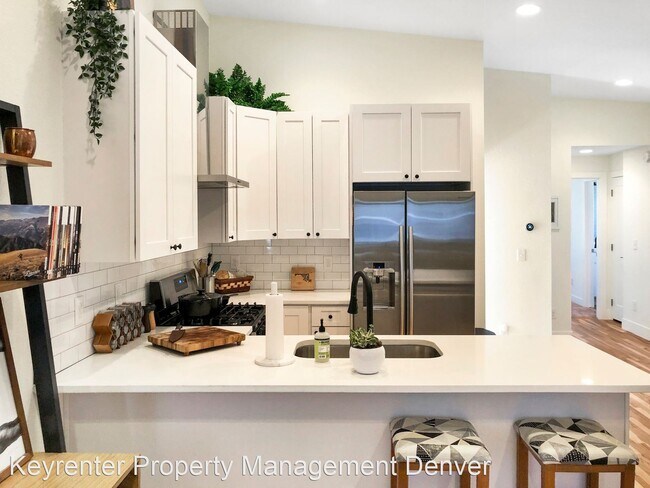 Foto del edificio - 2 br, 2 bath House - 1039 Stuart St