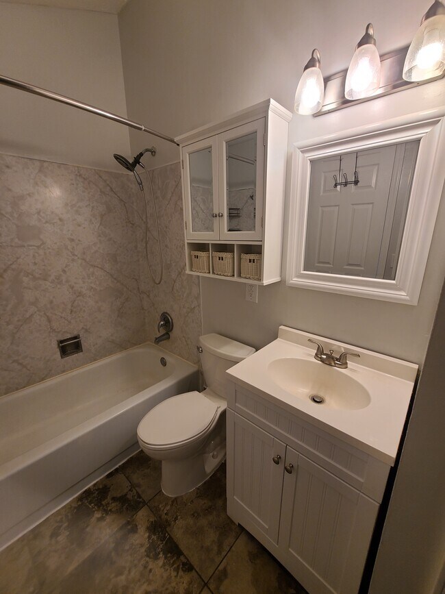 Baño - 2679 S Melville Dr
