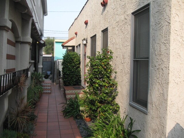 Pasarela peatonal - 246 5th Ave