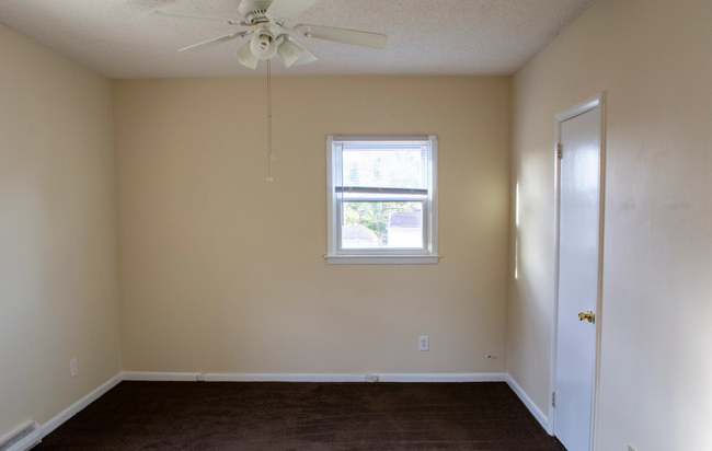 Building Photo - 811 Springwood Ave