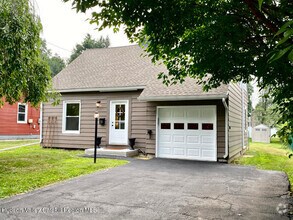 Building Photo - 31 Ziegler Ave