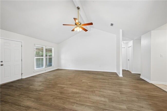 Building Photo - 103 Candy Cir
