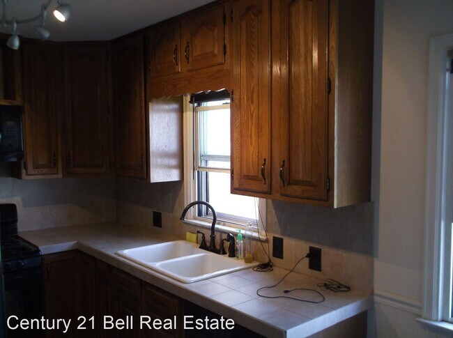 Building Photo - 3 br, 2 bath House - 2941 Henderson Drive