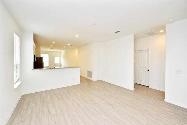 Building Photo - 26386 Cedar Sedge Dr