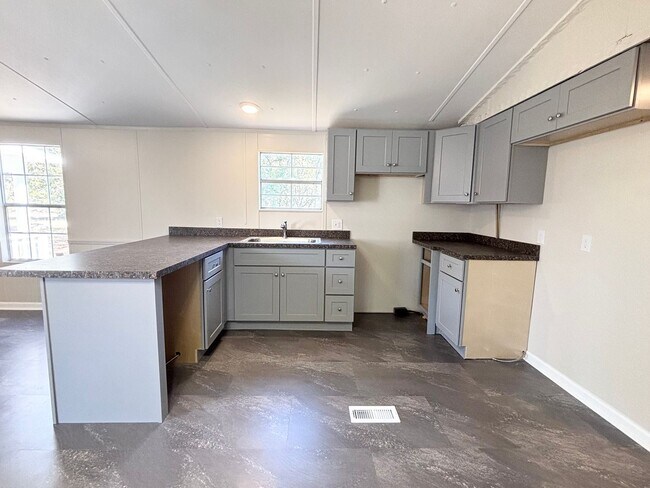 Foto del edificio - 2 Bed 2 Bath Remodeled Mobile Home