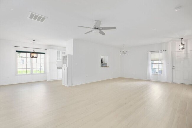 Building Photo - 11100 Donita Ct