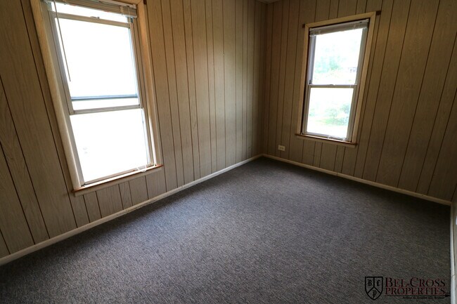 Foto del edificio - 3 bedroom, 2 bath home close to town and p...