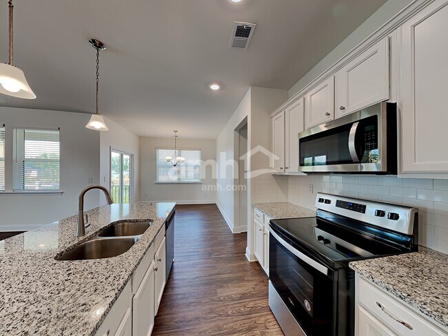 Foto del edificio - 5160 Smithbriar Dr