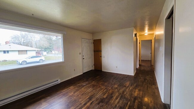 Building Photo - 1320-1320 Adeline Ave