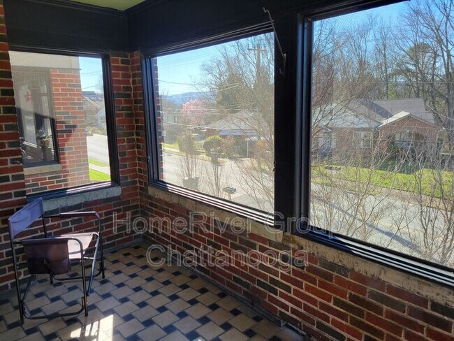 Foto del edificio - 712 Forest Ave