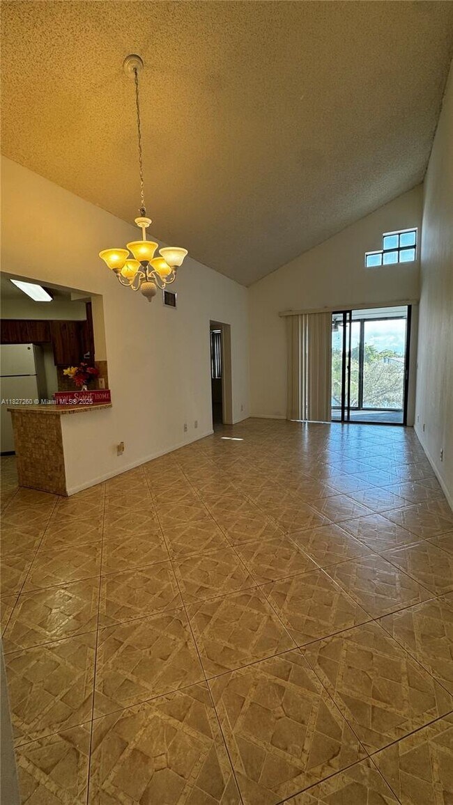 Foto del edificio - 212 Lake Pointe Dr