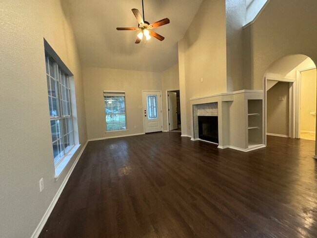 Foto del edificio - Updated Austin's Colony 4 bedroom 2.5 bath...