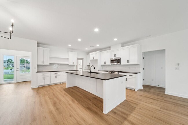 Foto del edificio - Spacious Home Minutes from Aspen Creek Elementary & Elam Park!