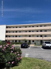 Building Photo - 2467 S Washington Ave