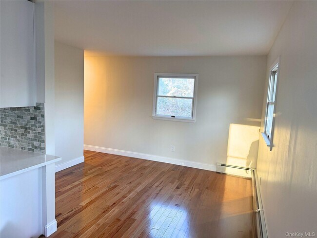 Foto del edificio - 77 Magnolia Dr