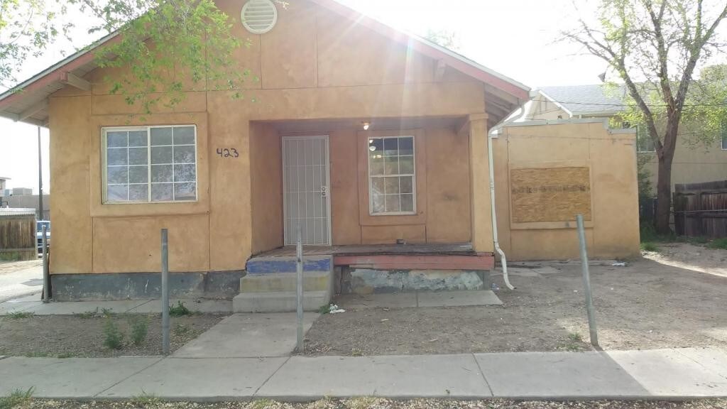 Primary Photo - 423 N Glendale