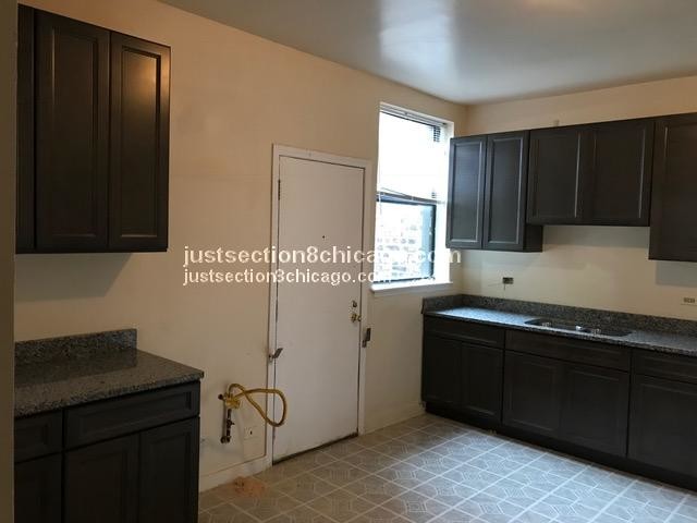 Primary Photo - 1501 E 69th Pl