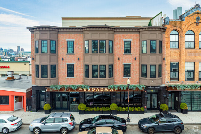 728 East Broadway se encuentra en el sur de Boston. - 728 E Broadway