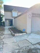 Building Photo - 714 Chaseway St