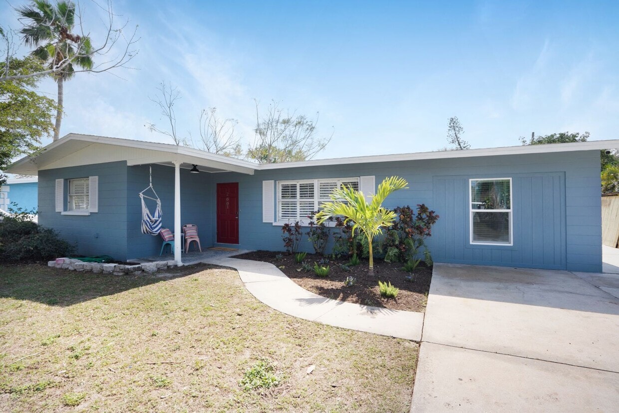 Furnished Chic Monthly Rental Home in Bradenton, FL VACA or Short Term - Furnished Chic Monthly Rental Home in Bradenton, FL VACA or Short Term