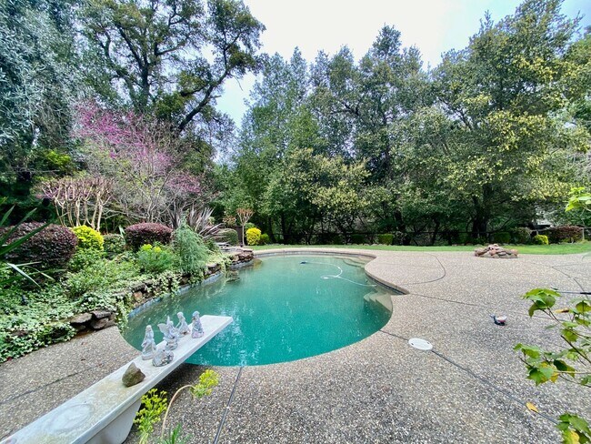 Building Photo - Danville private Oasis 5 bd / 3 ba. Creek ...